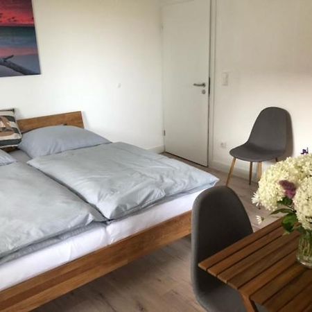Die Graefin Auf Ruegen - Ferienappartements Parchtitz Buitenkant foto