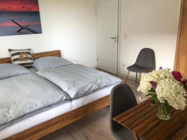 Die Graefin Auf Ruegen - Ferienappartements Parchtitz Buitenkant foto