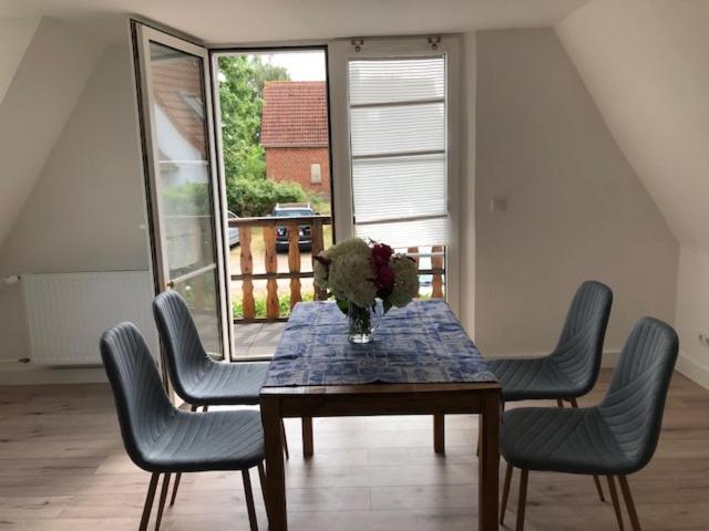 Die Graefin Auf Ruegen - Ferienappartements Parchtitz Buitenkant foto