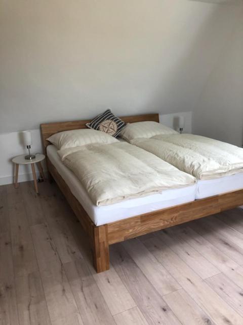 Die Graefin Auf Ruegen - Ferienappartements Parchtitz Buitenkant foto